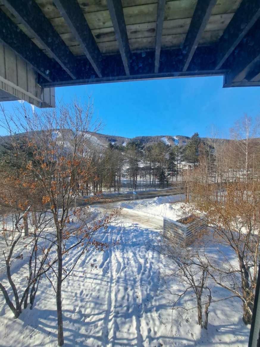Superbe Condo Face Aux Pentes De Ski Stoneham!!! Exterior foto