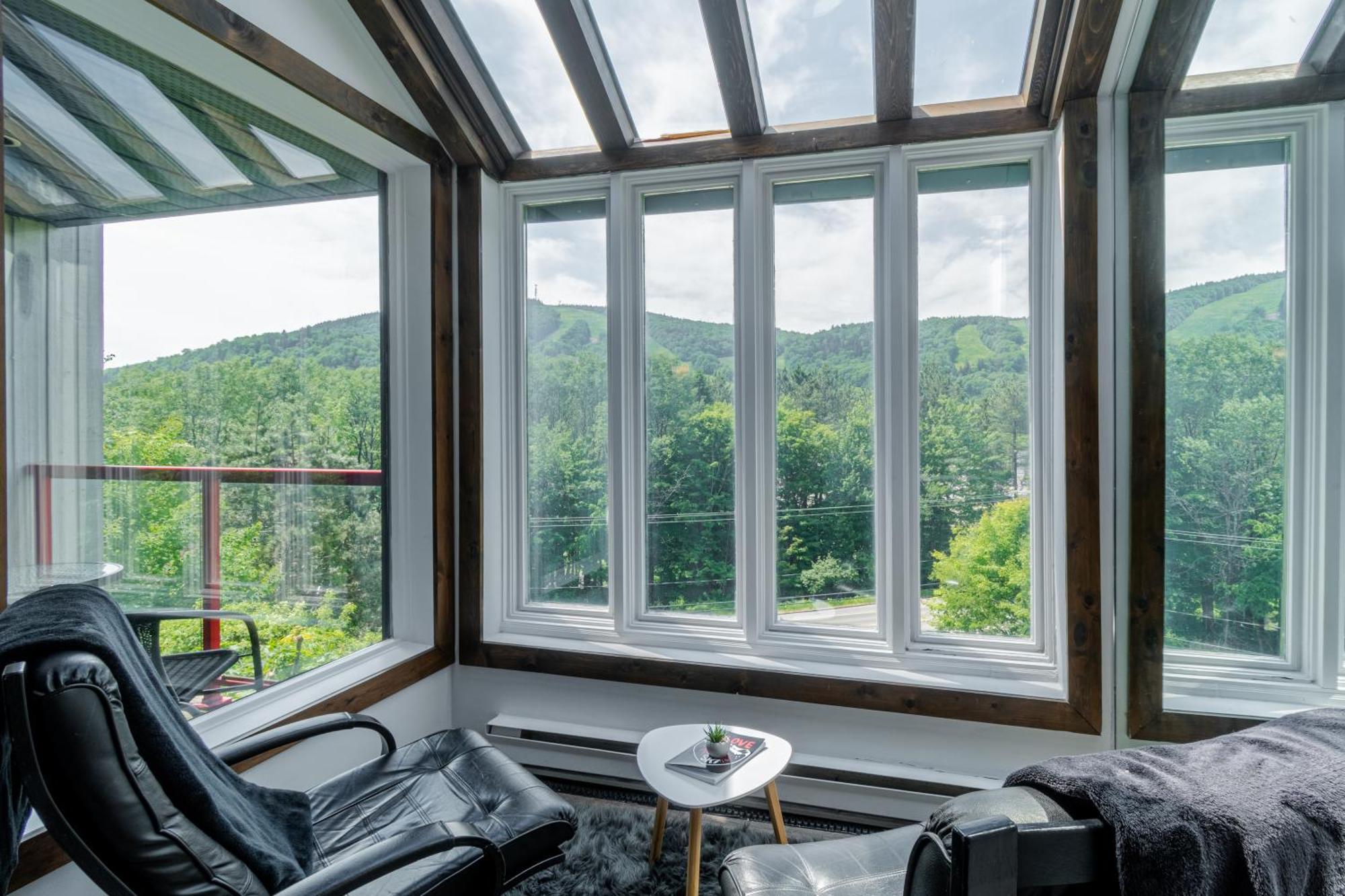 Superbe Condo Face Aux Pentes De Ski Stoneham!!! Exterior foto