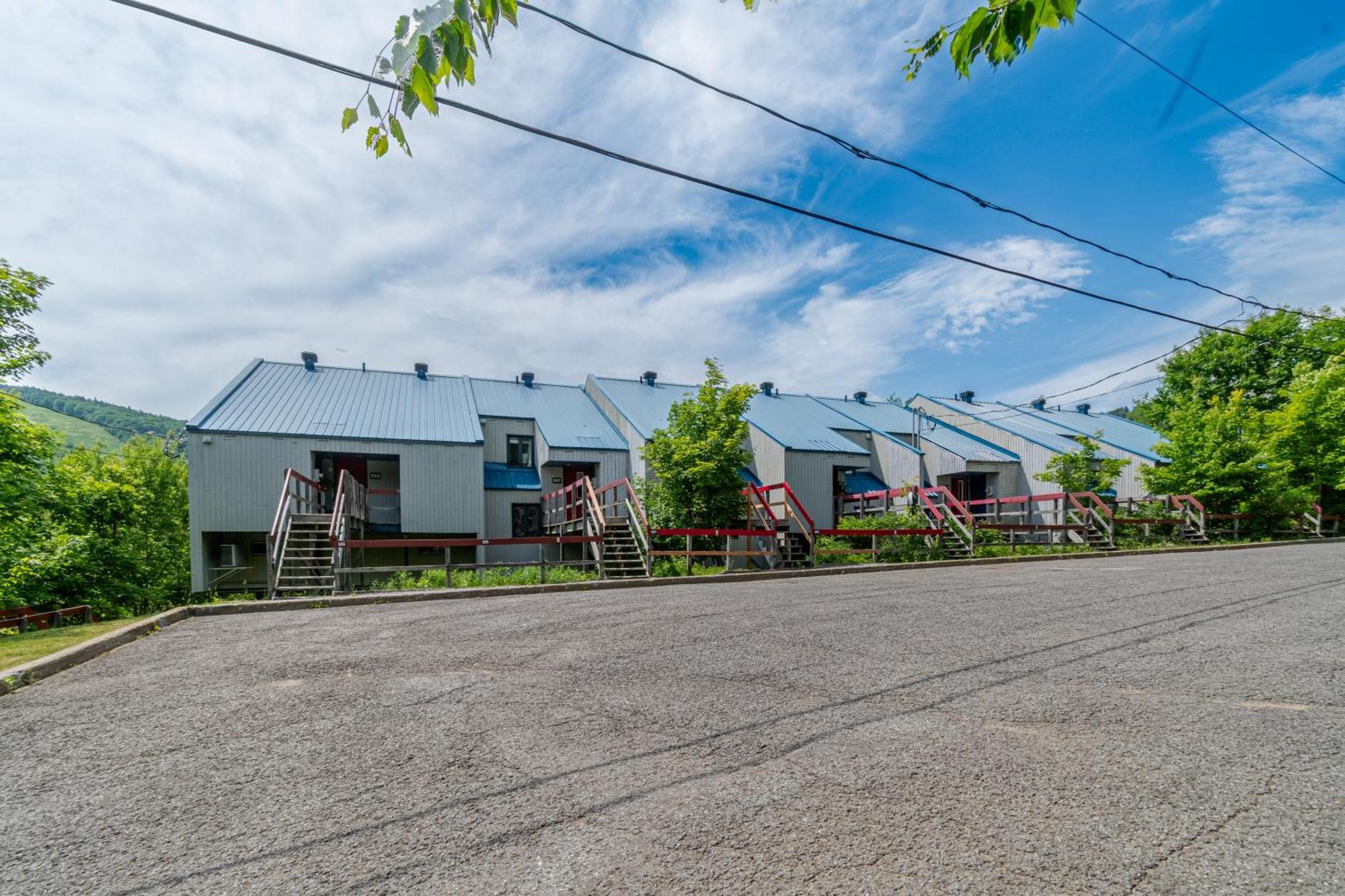 Superbe Condo Face Aux Pentes De Ski Stoneham!!! Exterior foto